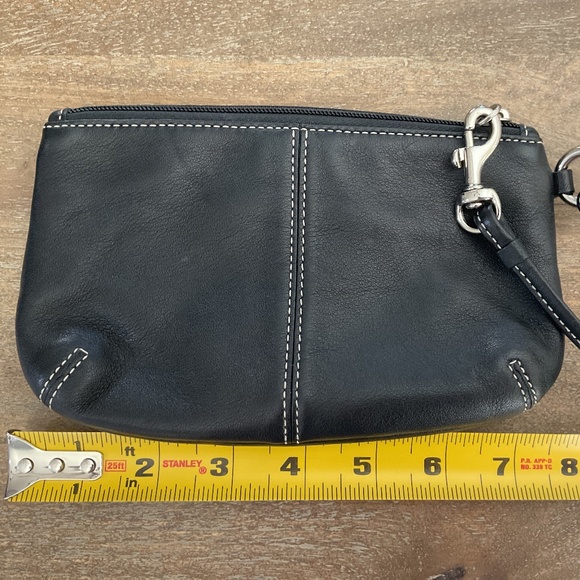 Small coach wristlet - Picture 4 of 5